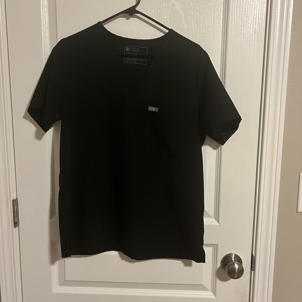 Figs women’s black top size L